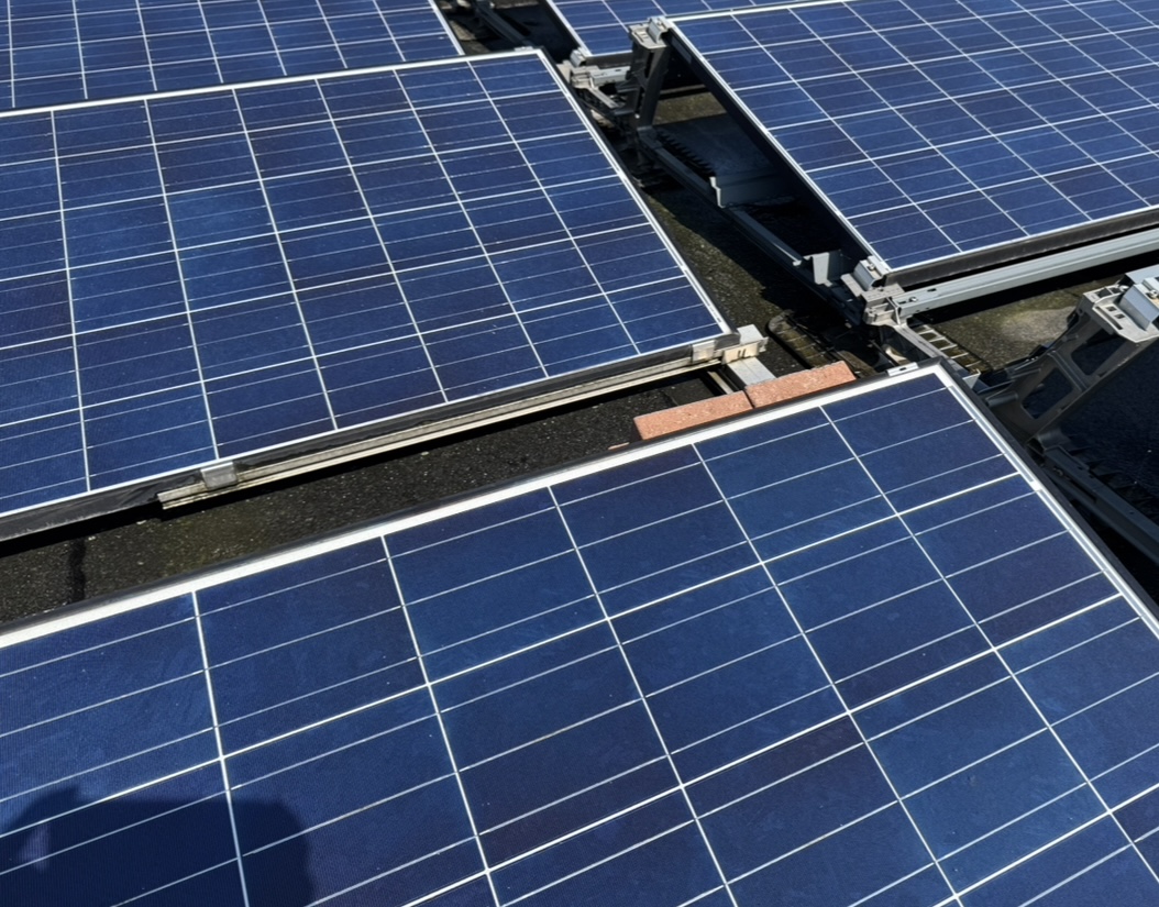Aurinkovoimala ja paloturvallisuus – huolto ratkaisee | PurePanel